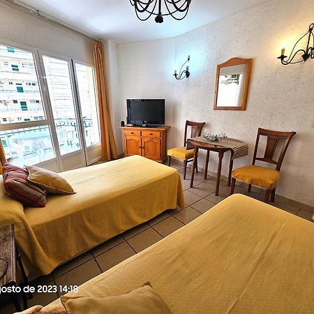 Estudio Acogedor Y Tranquilo En Zona Estupenda フエンヒロラ エクステリア 写真