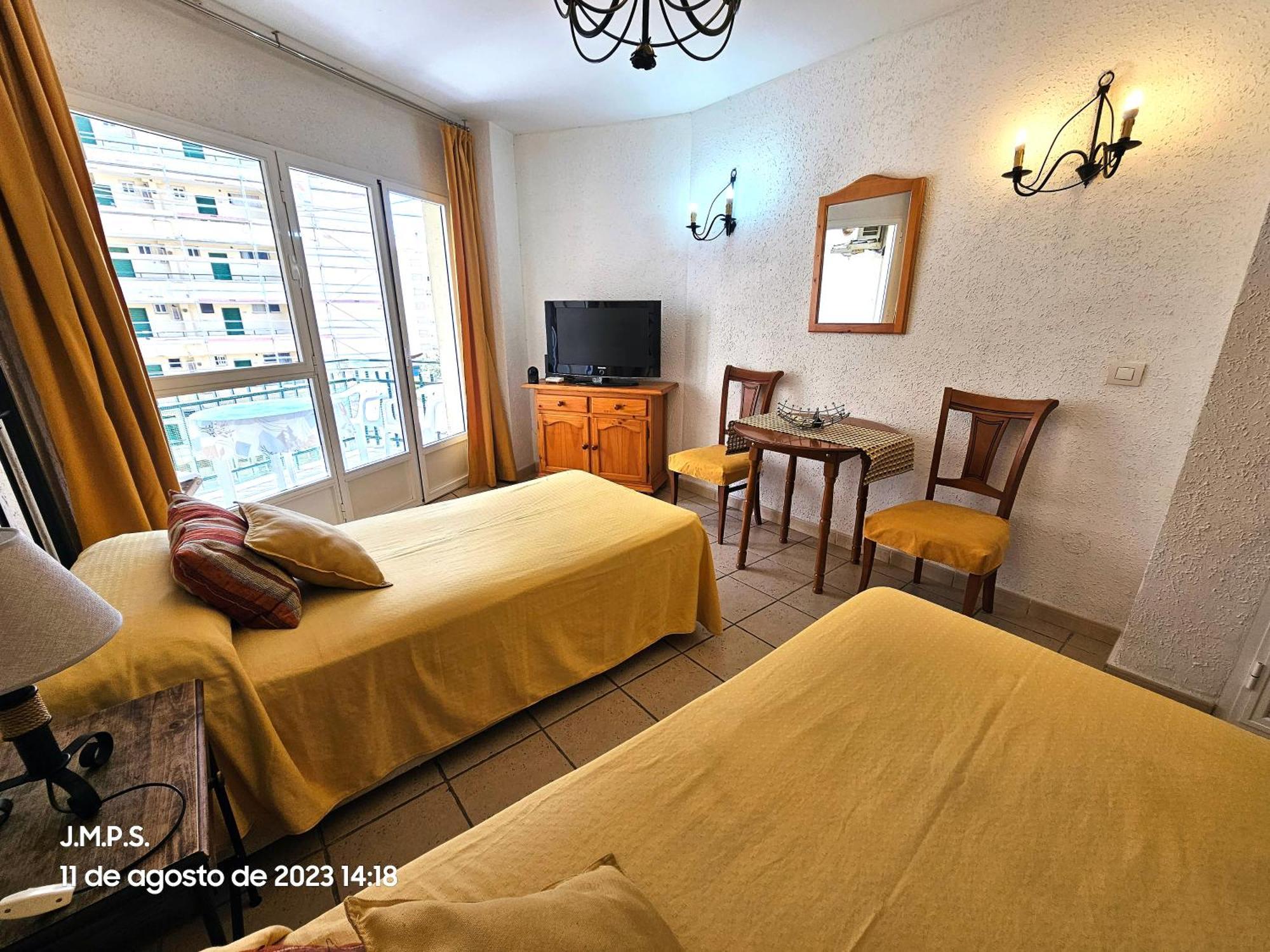 Estudio Acogedor Y Tranquilo En Zona Estupenda フエンヒロラ エクステリア 写真
